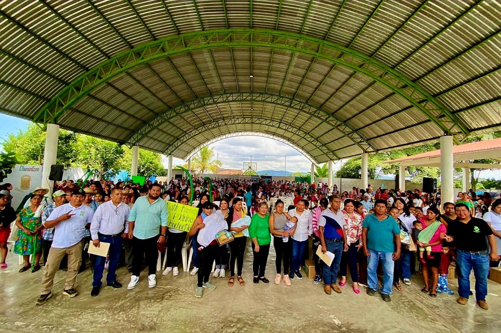 GOBIERNO ESTATAL ENTREGA KITS DE MENSTRUACIÓN DIGNA EN&nbsp;COMUNIDADES