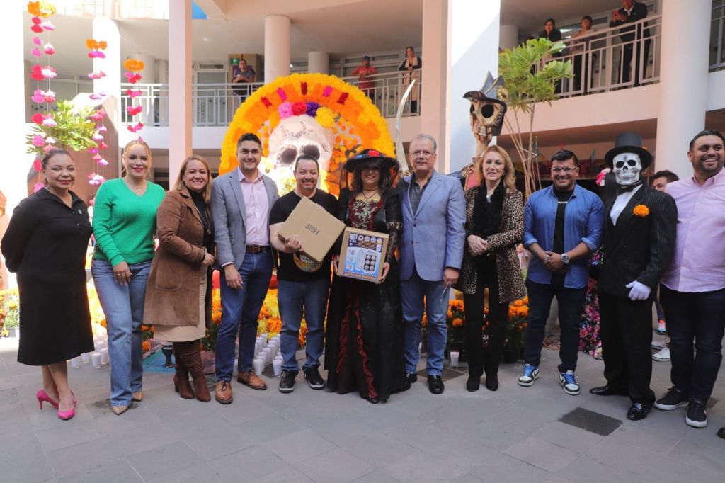 Con altar monumental en la UAM, Gobierno de la Capital fomenta tradiciones&nbsp;mexicanas