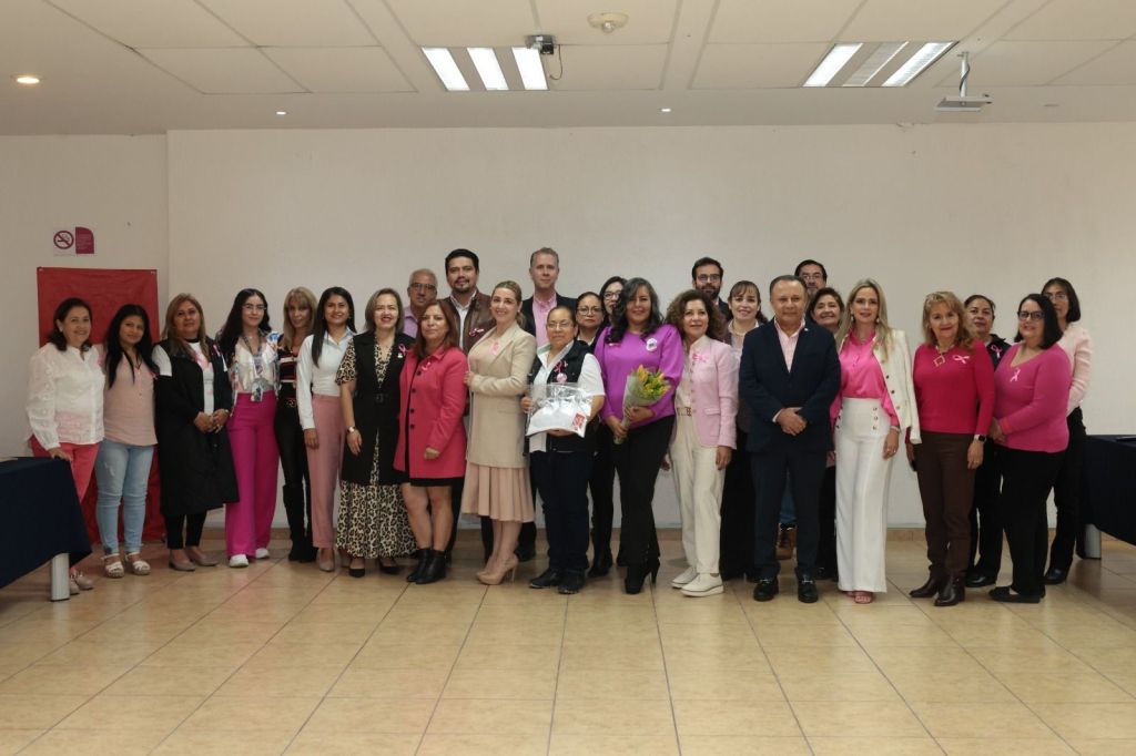 Expone presidenta del DIF Municipal, Estela Arriaga, el trabajo en favor de la prevención del cáncer de mama en CANACO&nbsp;SERVYTUR