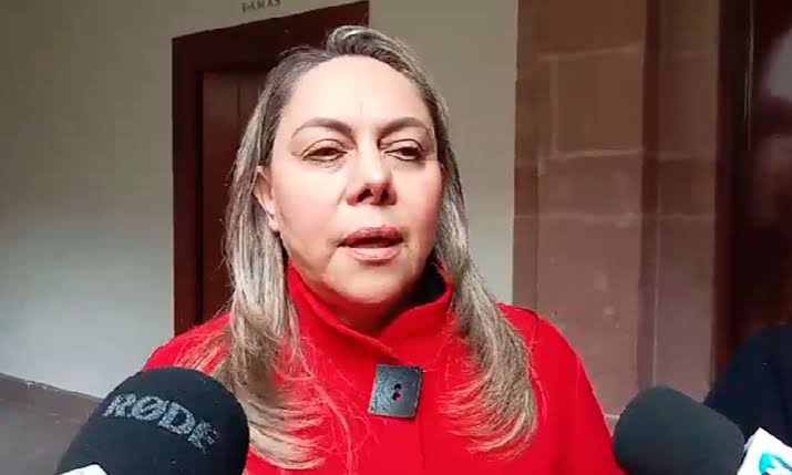 DIPUTADA PIDE A DIRECTOR DEL INTERAPAS VALORE NO COBRAR RECIBO A COLONIAS QUE PAGAN EL AGUA Y NO LES LLEGA DESDE HACE DOS&nbsp;MESES.