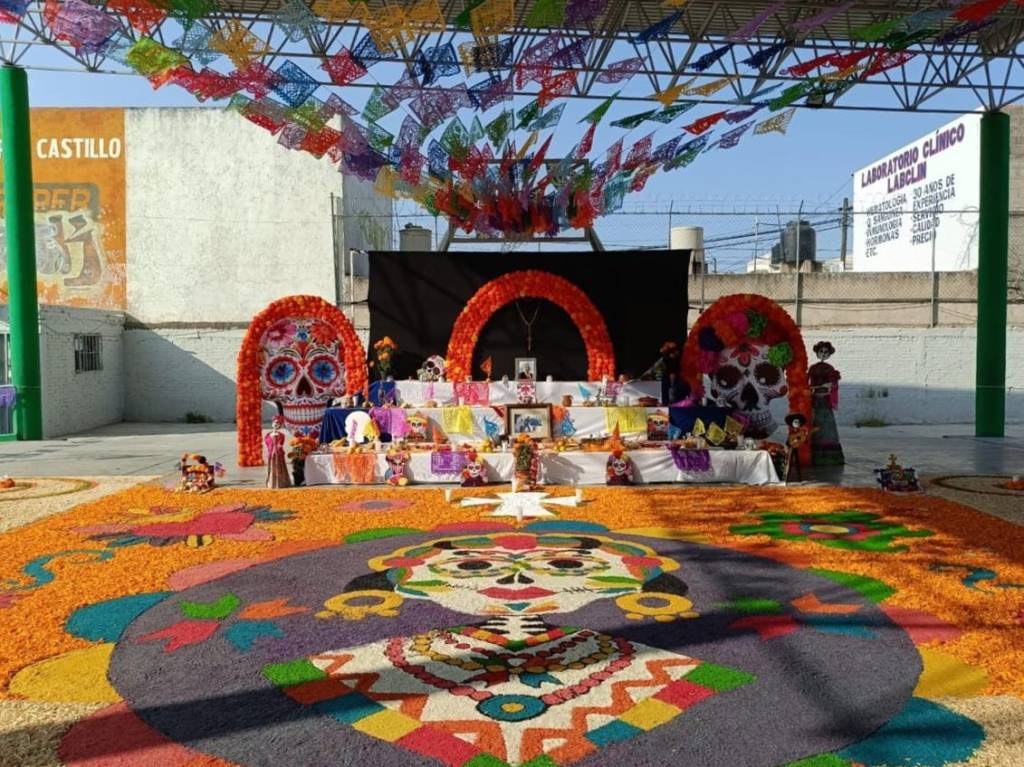 AYUNTAMIENTO DE SOLEDAD PREMIA CREATIVIDAD EN CONCURSO DE ALTARES DE MUERTOS&nbsp;ESCOLARES