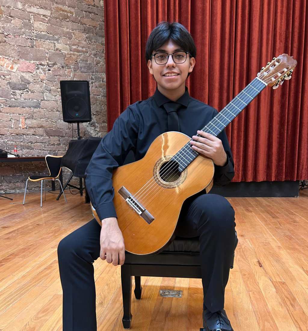 JOVEN POTOSINO REPRESENTARÁ A MEXICO EN ESPAÑA EN&nbsp; CONCURSO INTERNACIONAL DE&nbsp;GUITARRA.