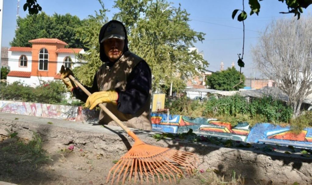 Gobierno de la Capital realiza acciones de limpieza en avenida Salvador&nbsp;Nava