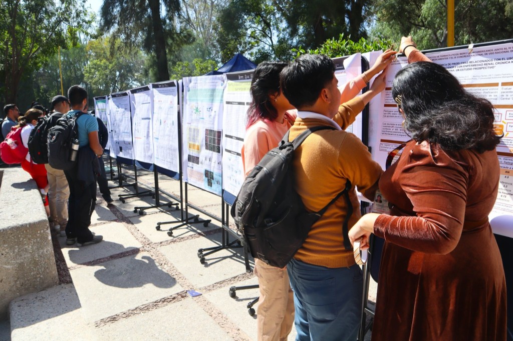 Con el lema “Investiga, Innova, Transforma” se realizó el 2º Foro de Egresados del Posgrado en Ciencias Farmacobiológicas de la UASLP