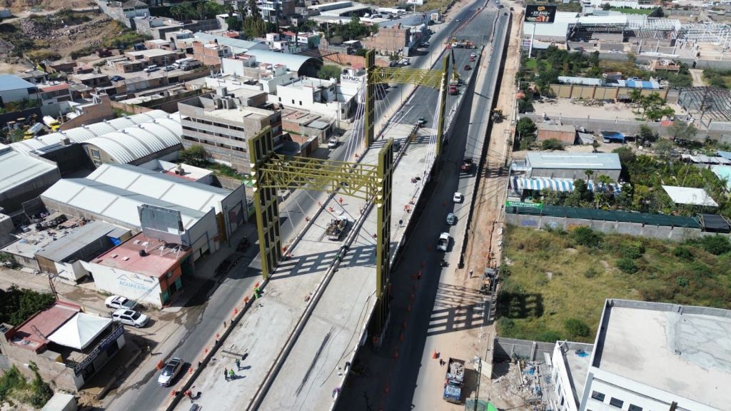 NUEVO PUENTE VEHICULAR EN CIRCUITO POTOSÍ EN SU ÚLTIMA FASE:&nbsp;SEDUVOP