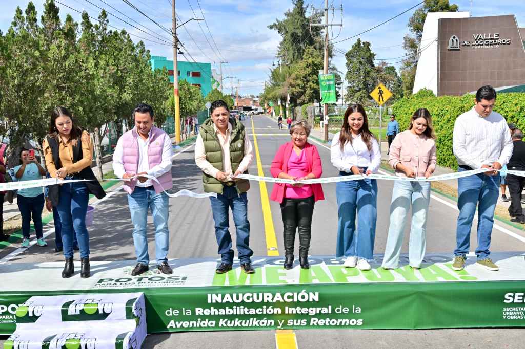 HABITANTES AGRADECEN A RICARDO GALLARDO POR NUEVA AVENIDA KUKULKAN 