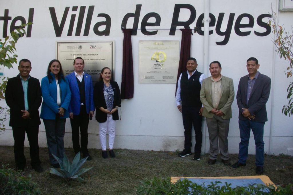 ISMAEL HERNÁNDEZ RECONOCIÓ A ESTUDIANTES DESTACADOS Y CELEBRÓ 40 AÑOS DEL CONALEP&nbsp;176