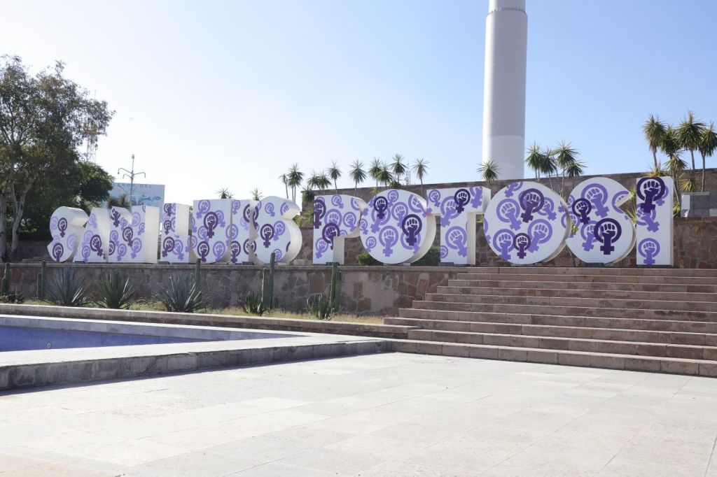 En noviembre, letras monumentales de San Luis Capital hacen tributo al&nbsp;25N