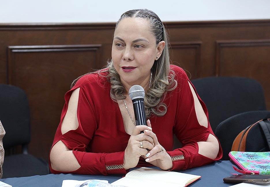 «NO SE LE PUEDE CLAVAR LA UÑA A LOS CIUDADANOS CON AUMENTOS DE IMPUESTOS SIN JUSTIFICAR» DIP SARA ROCHA&nbsp;MEDINA.