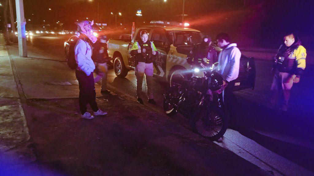 SSPC de la Capital neutraliza a grupo de motociclistas que realizaba acrobacias en vía pública