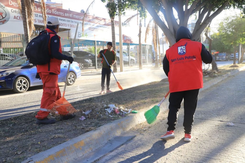 El Ayuntamiento de la Capital regenera a calles y avenidas del fraccionamiento&nbsp;Tangamanga