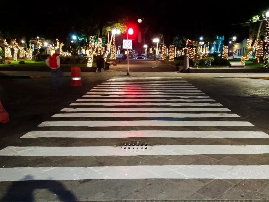 Gobierno de la Capital pinta cruces peatonales del Centro&nbsp;Histórico