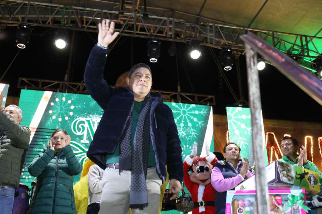 RICARDO GALLARDO LLEVA LA ALEGRÍA DE LA NAVIDAD A LAS FAMILIAS&nbsp;POTOSINAS