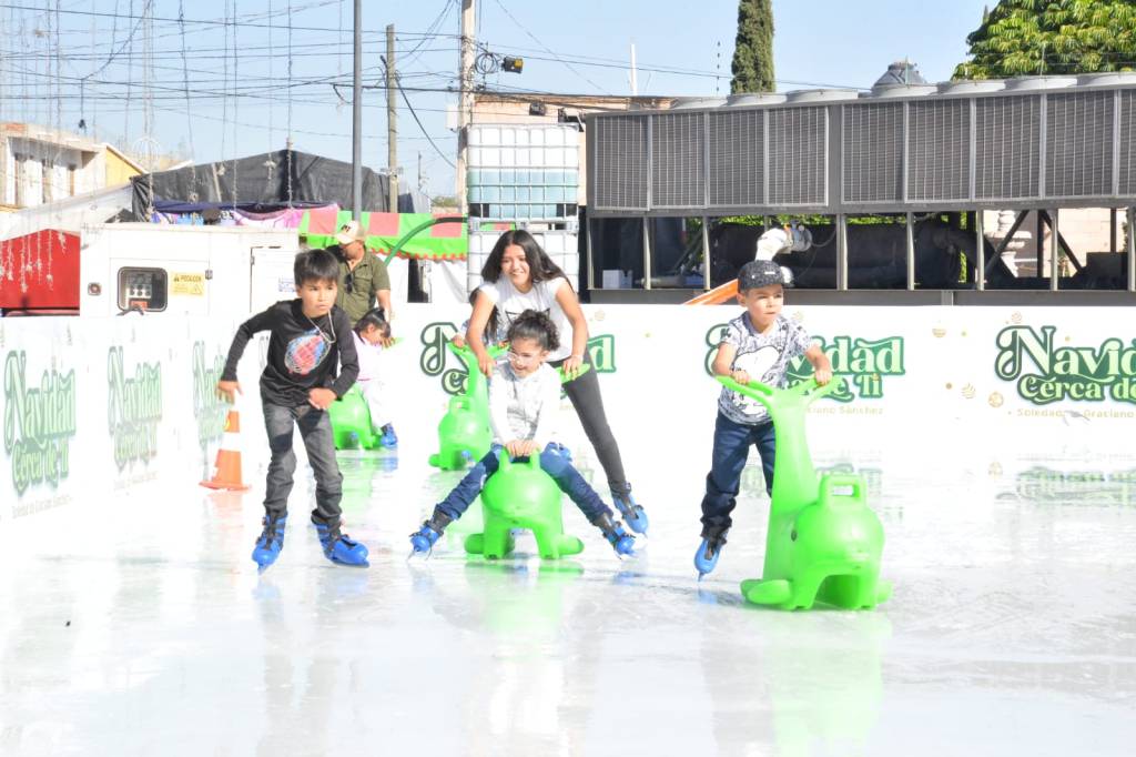 PISTA DE HIELO EN SOLEDAD DESTACA POR LA GRAN ASISTENCIA Y DELEITE DE&nbsp;FAMILIAS