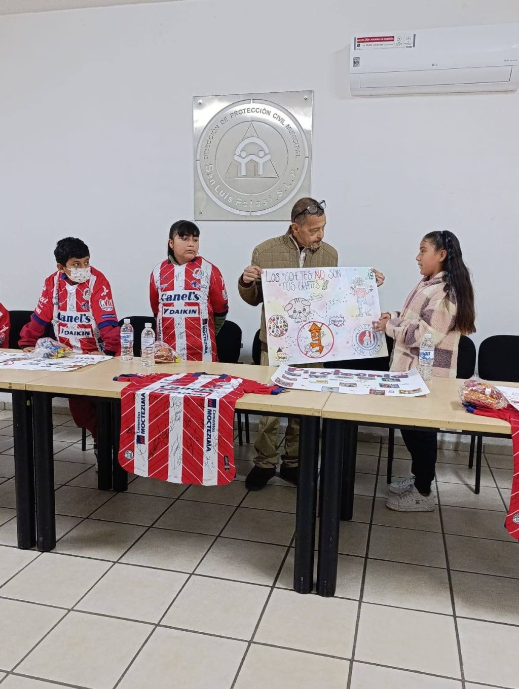 Premia Gobierno de la Capital a menores que participaron en concurso de “Los Cohetes no son tus&nbsp;Cuates”