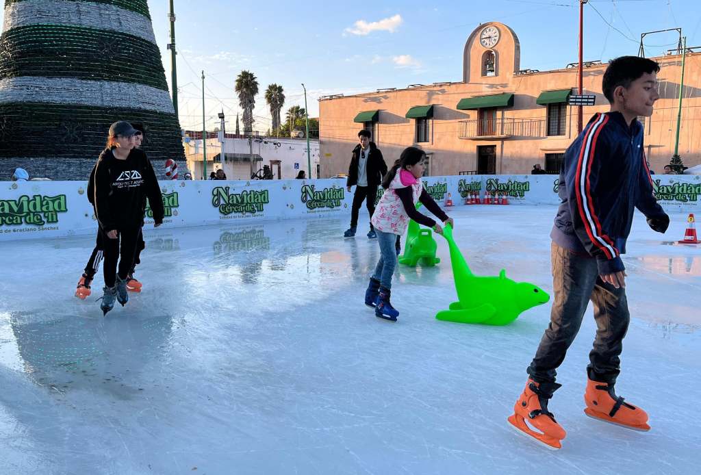 SOLEDAD DE GRACIANO SÁNCHEZ INVITA A DISFRUTAR DE PISTA DE HIELO HASTA ESTE 6 DE&nbsp;ENERO