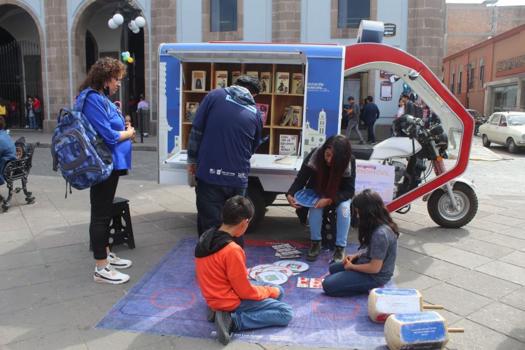 El Gobierno de la Capital continúa invitando a las y los ciudadanos a acercarse al Aprendimóvil