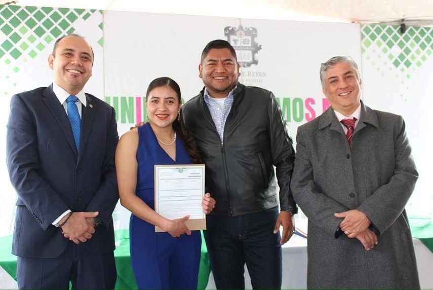 ISMAEL HERNÁNDEZ ENTREGA TÍTULOS PROFESIONALES A EGRESADOS DE LA UNIVERSIDAD&nbsp;INTERCULTURAL