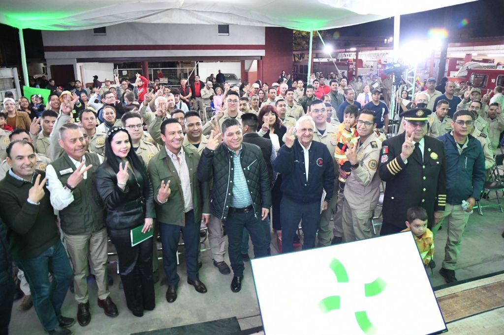 LLEVA RICARDO GALLARDO MÁS APOYO A BOMBEROS Y SUS&nbsp;FAMILIARES