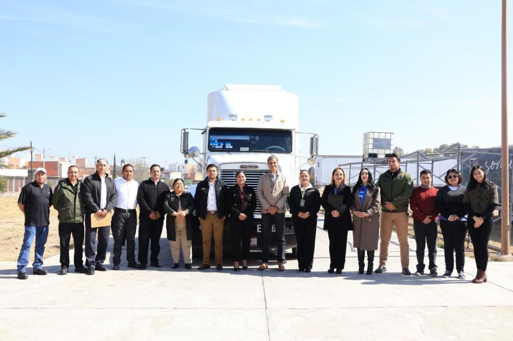 GOBIERNO DEL ESTADO FIRMA CONVENIO CON EMPRESA EN LA DONACIÓN DE UN TRACTO&nbsp;CAMIÓN