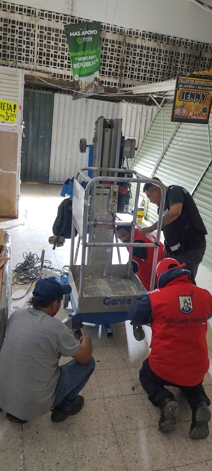 Gobierno de la Capital rehabilita iluminación del Mercado República, para fortalecer la&nbsp;seguridad