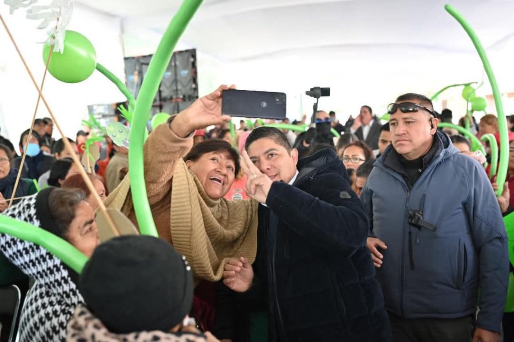 OBRAS DE RICARDO GALLARDO LLEVAN APOYO A LAS CUATRO REGIONES: FAMILIAS&nbsp;POTOSINAS