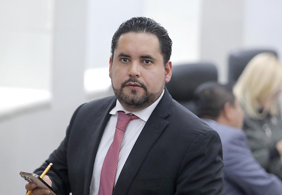 LA AMPLIACIÓN DE LAS RUTAS AÉREAS CONTRIBUIRÁ AL DESARROLLO ECONÓMICO DE LA ENTIDAD: DIP. LUIS EMILIO ROSAS&nbsp;MONTIEL