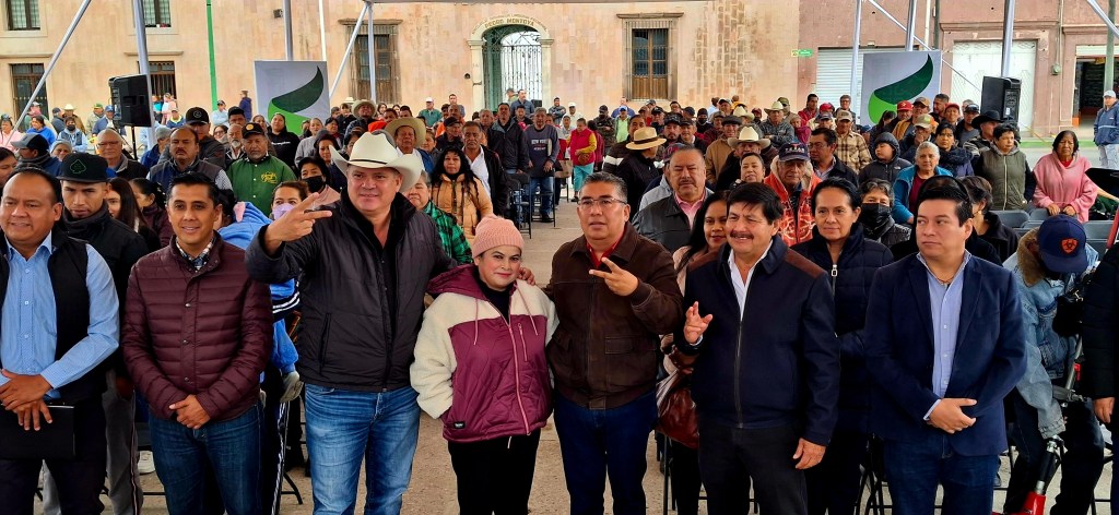 ALCALDE NAVARRO MUÑIZ INSTALA EL CONSEJO MUNICIPAL DE DESARROLLO RURAL Y ENTREGA HERRAMIENTAS A PRODUCTORES DEL&nbsp;CAMPO