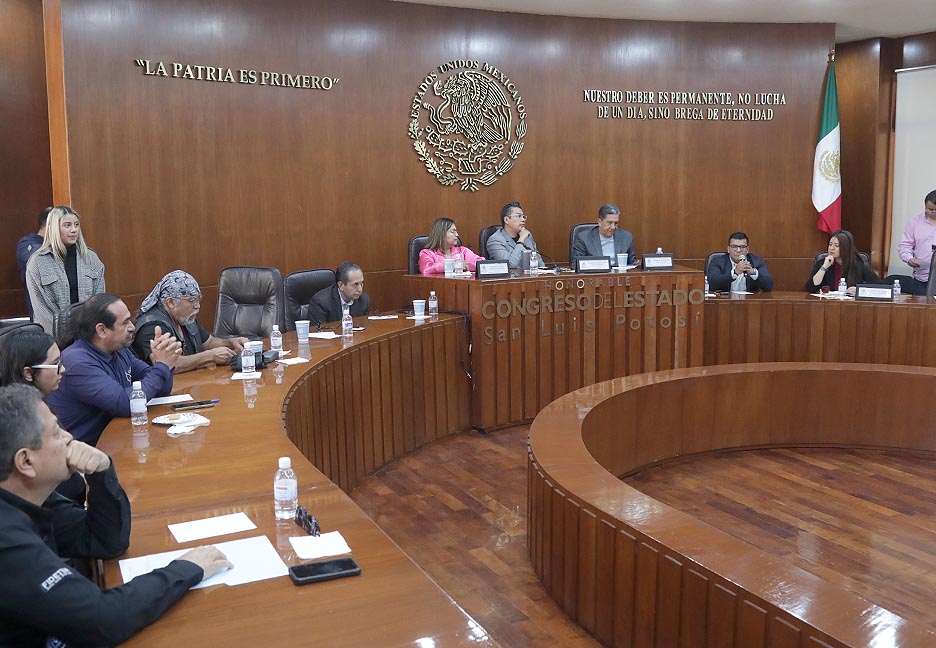 REPRESENTANTES DE MOTOCICLISTAS ORGANIZADOS SON ESCUCHADOS POR DIPUTADOS DE LA COMISIÓN DE SEGURIDAD Y EXPONEN DIVERSA PROBLEMÁTICA QUE&nbsp;ENFRENTAN