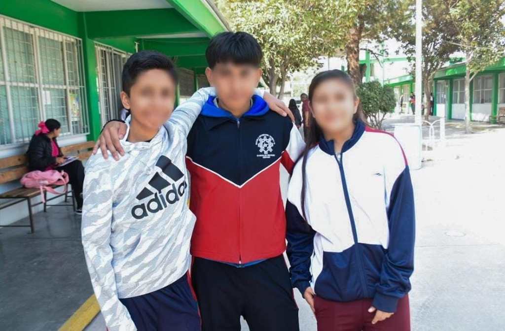 DIRECCIÓN DE EDUCACIÓN EN SOLEDAD ASISTE A PADRES DE FAMILIA DURANTE PERIODO DE PREINSCRIPCIONES