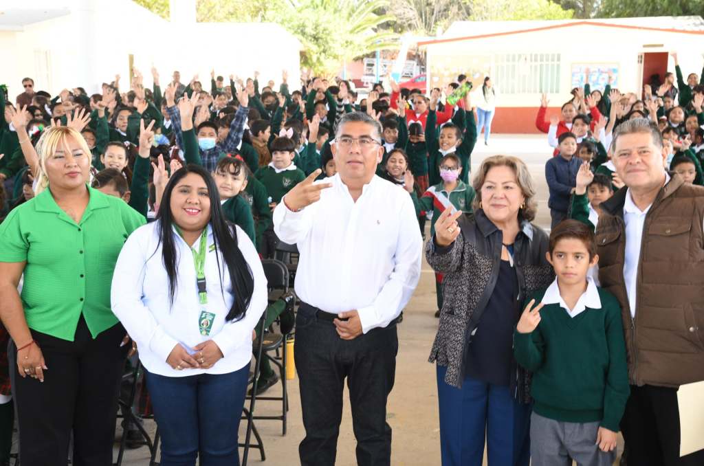 ALCALDE JUAN MANUEL NAVARRO INICIA CONSTRUCCIÓN DE MÁS ESPACIOS EDUCATIVOS PARA LA NIÑEZ SOLEDENSE