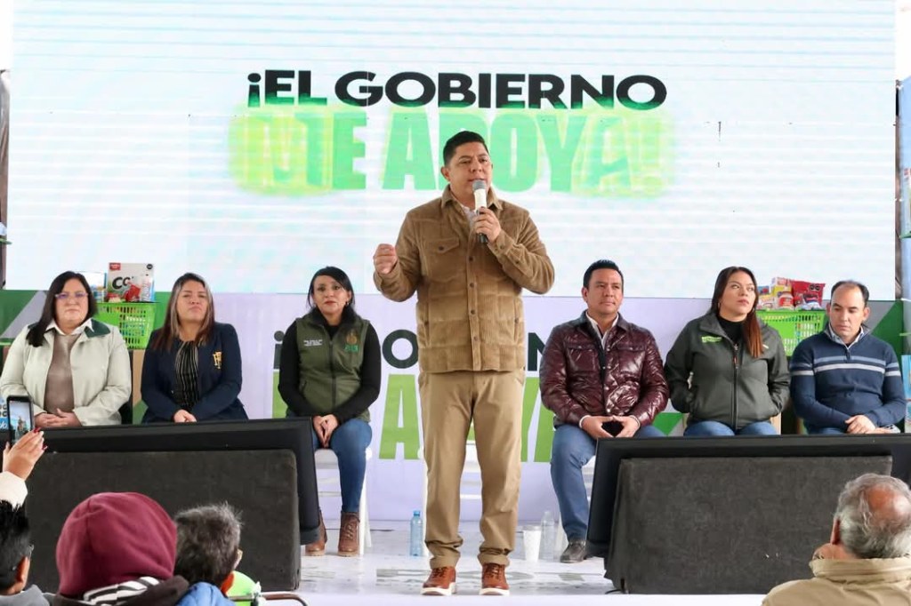 RICARDO GALLARDO ANUNCIA PAVIMENTACIÓN DE MÁS CALLES EN&nbsp;POZOS
