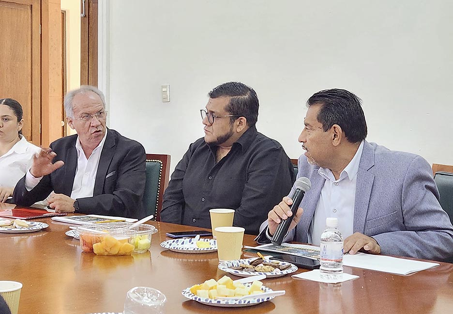 PRESENTAN AL CONGRESO PROYECTO «APRENDO Y EMPRENDO PARA UN FUTURO MEJOR» EN SANTA&nbsp;CATARINA