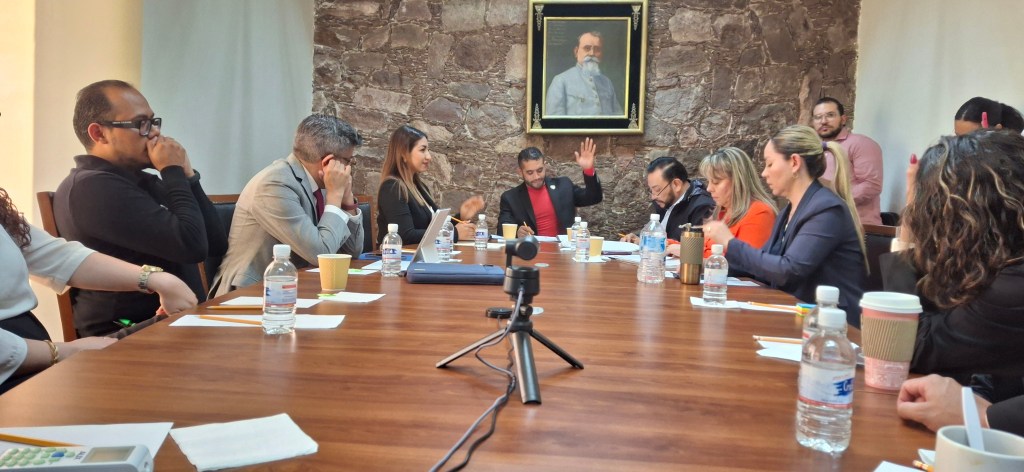 APRUEBAN EN COMISIONES LAS REFORMAS A LA CONSTITUCIÓN POLÍTICA DE LOS ESTADOS UNIDOS MEXICANOS, EN MATERIAS DE FORTALECIMIENTO DE LA SOBERANÍA NACIONAL; Y EN MATERIA DE APOYO A&nbsp;JÓVENES