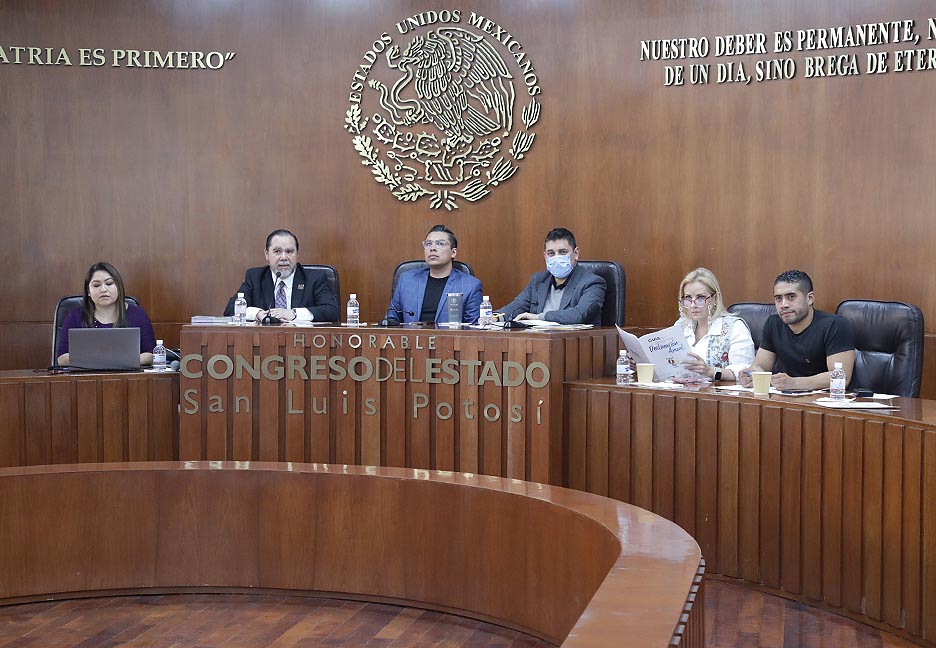 AUTORIDADES DE LA PRODECON LLAMAN A CIUDADANOS A ACERCARSE PARA APOYARLOS EN LA DECLARACIÓN ANUAL ANTE EL SAT, EN PLÁTICA CON DIPUTADOS Y PERSONAL DEL PODER&nbsp;LEGISLATIVO