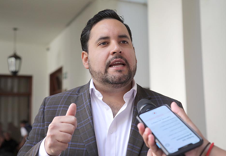 EN ANÁLISIS DE LA INICIATIVA LEY DE MOVILIDAD Y SEGURIDAD VIAL DEL ESTADO, SE RECIBEN PROPUESTAS DE COLECTIVOS, Y ESPECIALISTAS PARA INTEGRARLAS Y FORTALECERLA: DIP. EMILIO ROSAS&nbsp;MONTIEL.