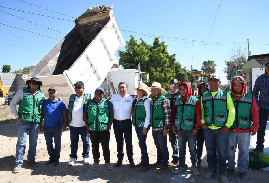 RECONOCEN SOLEDENSES LA INMEDIATEZ DEL GOBIERNO MUNICIPAL PARA INICIAR PAVIMENTACIÓN DE CALLE EN RIVAS&nbsp;GUILLÉN
