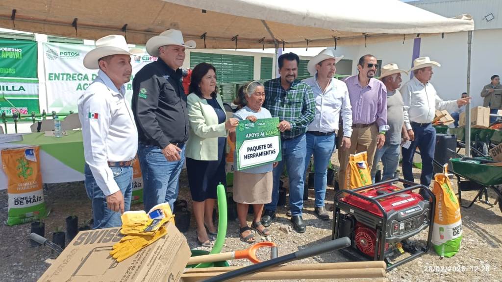 ENTREGA GOBIERNO DEL ESTADO MÁS APOYO AL SECTOR AGRÍCOLA DE LA REGIÓN MEDIA