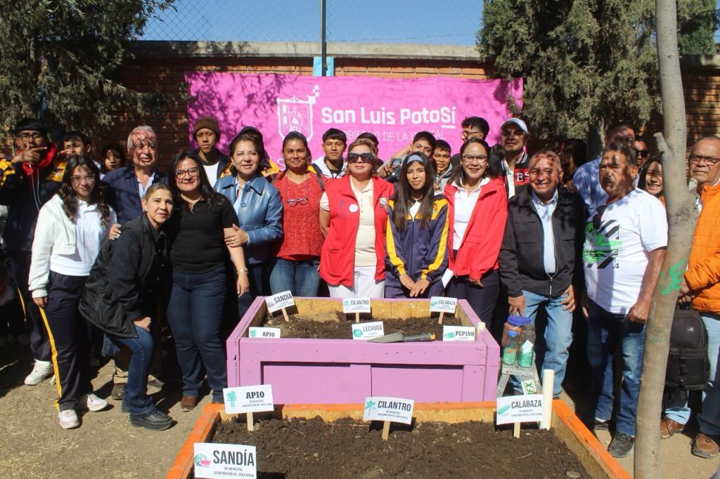 La Preparatoria Municipal «Nueva Generación» fortalece su huerto con cajones de auto riego por&nbsp;absorción
