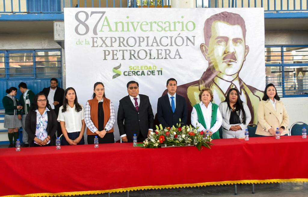 EN LA SECUNDARIA “21 DE MARZO DE 1806”, AYUNTAMIENTO DE SOLEDAD CONMEMORA ANIVERSARIO DE LA EXPROPIACIÓN PETROLERA