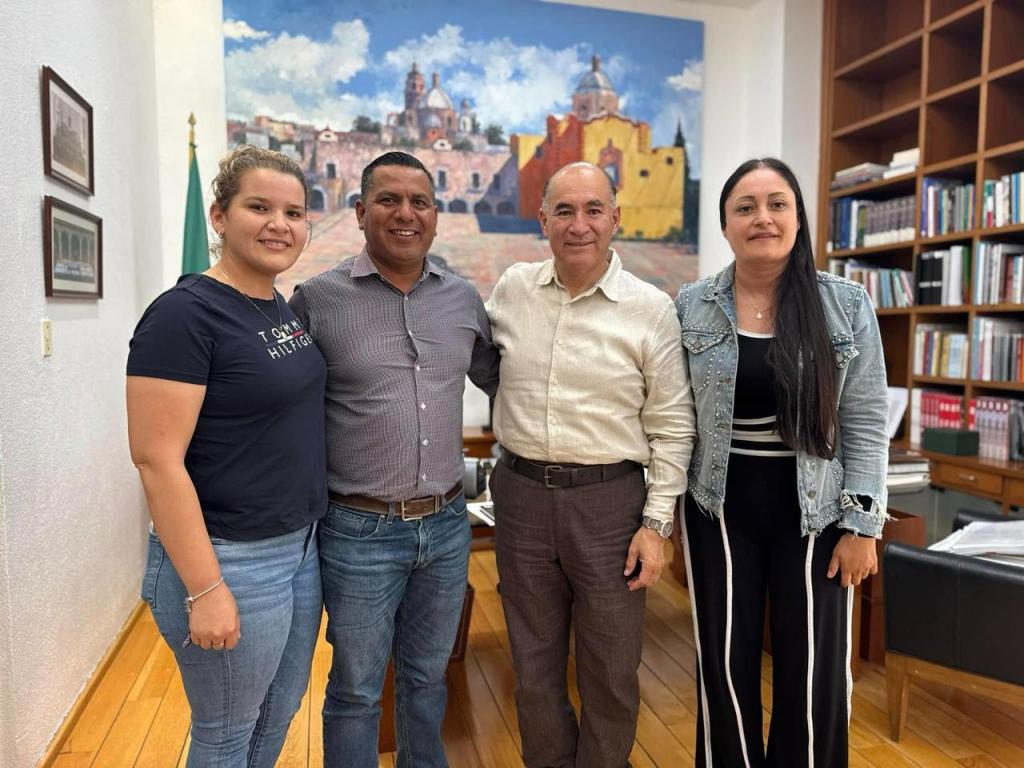 Alcalde Galindo entrega camiones recolectores a municipios de San Luis Potosí