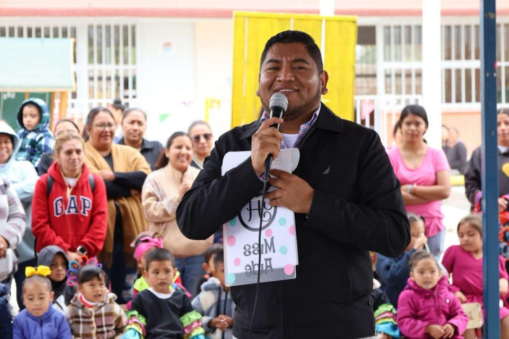 ISMAEL HERNÁNDEZ CELEBRA COLORIDO CARNAVAL DE PRIMAVERA EN EL JARDÍN DE NIÑOS VIDAL&nbsp;ALCOCER