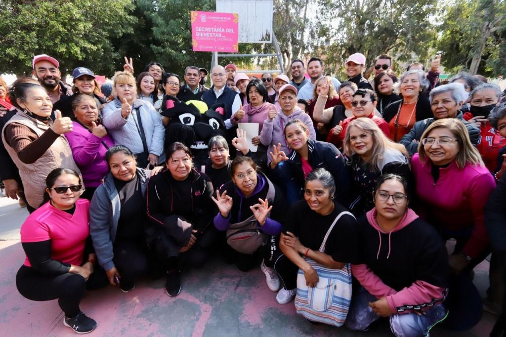 Capital al 100 embellece jardín público en Villas del Sauzalito
