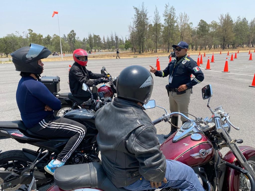 Policía Vial de la Capital invita a curso de conducción segura de motocicleta