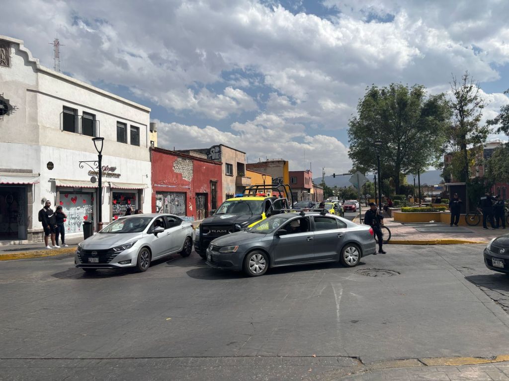 Esta tarde un auto particular impactó a patrulla municipal
