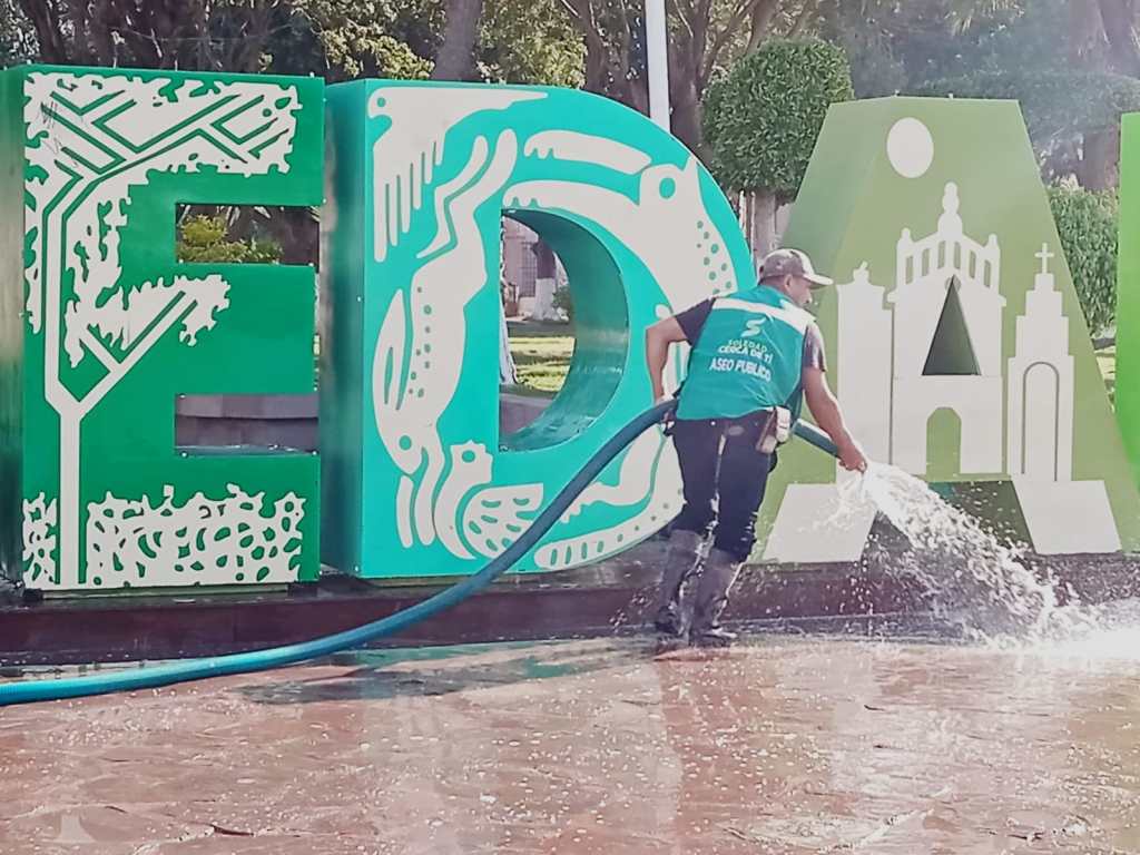 PLAZA PRINCIPAL DE SOLEDAD RECIBE PLAN DE LIMPIEZA GENERAL PREVIO A LA CELEBRACIÓN DE LA FENAE