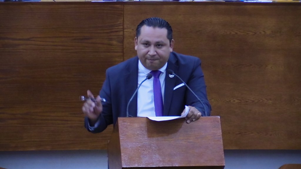 DIPUTADO LUIS FERNANDO GAMES MACIAS DENUNCIA ATAQUES POR HACER PUBLICAS LAS IRREGULARIDADES DEL&nbsp;INTERAPAS.