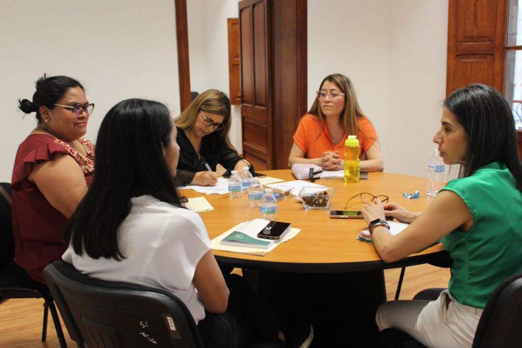 CAPACITAN A SERVIDORES PÚBLICOS EN EQUIDAD DE GÉNERO