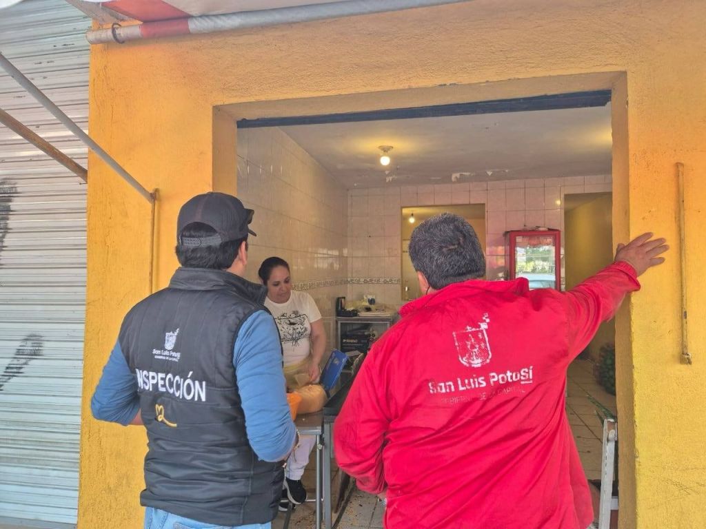 Extiende Ayuntamiento de SLP facilidades para regularizar el comercio