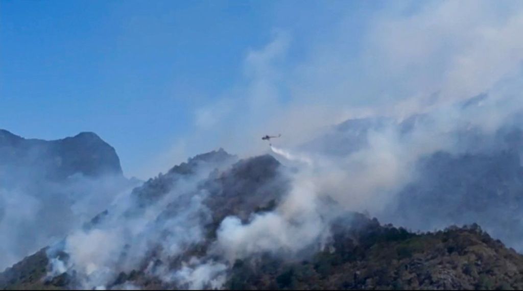 AVANZAN LOS TRABAJOS DE COMBATE EN EL INCENDIO PRESENTADO EN EL MUNICIPIO DE XILITLA SEGAM